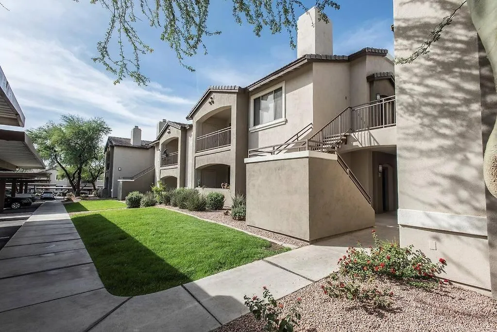 Modern 3-Br Condo Near Kierland Commons Scottsdale