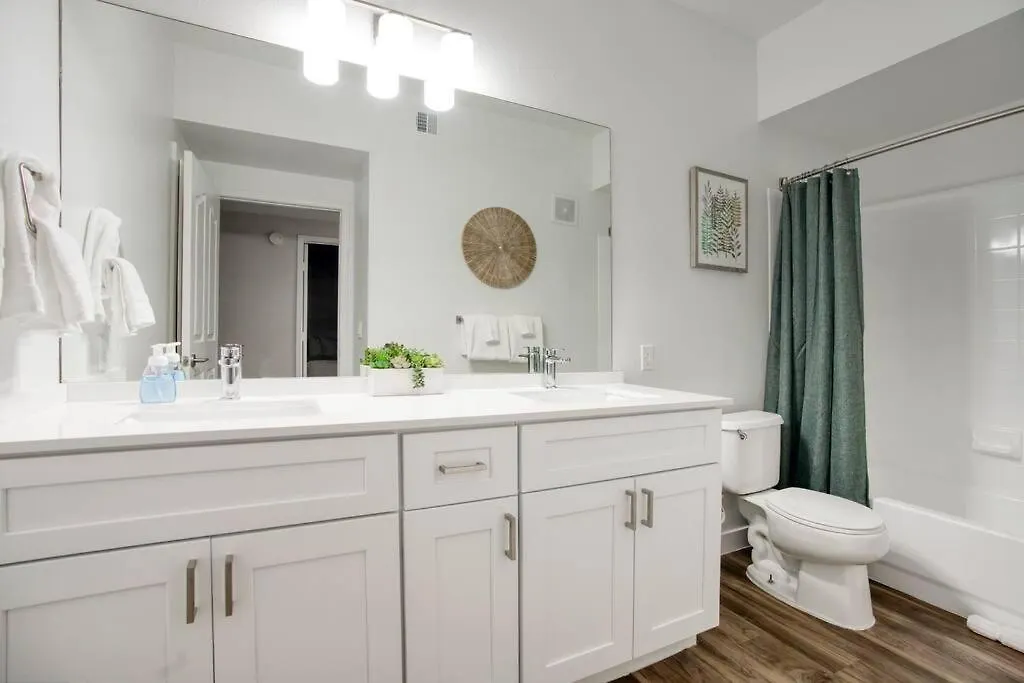 Modern 3-Br Condo Near Kierland Commons Scottsdale