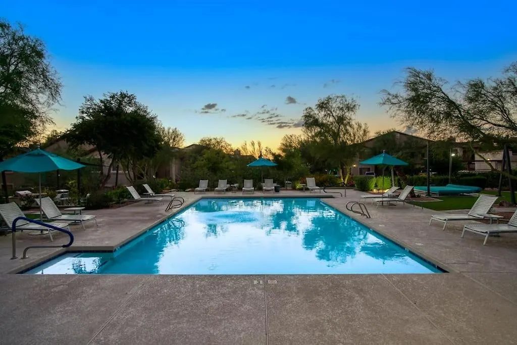 Modern 3-Br Condo Near Kierland Commons Scottsdale Appartement